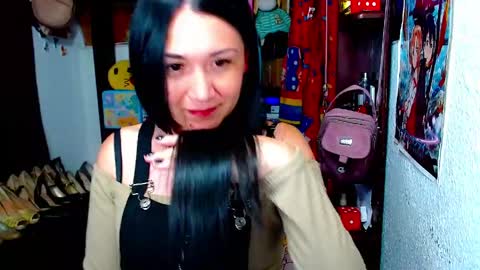 Nickole online show from May 4, 2026, 2:07 am