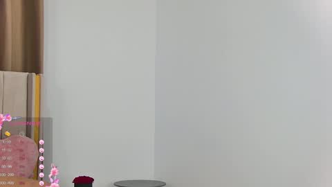 emilynovaa1 online show from May 28, 2026, 6:49 pm