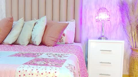 My IG - EmilyParker   online show from November 17, 2025, 5:41 pm