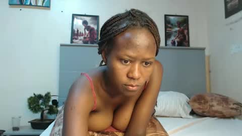 Snapshot of emilyposha chatting on February 1, 2025, 3:41 am Emilly online show from February 1, 2025, 3:41 am