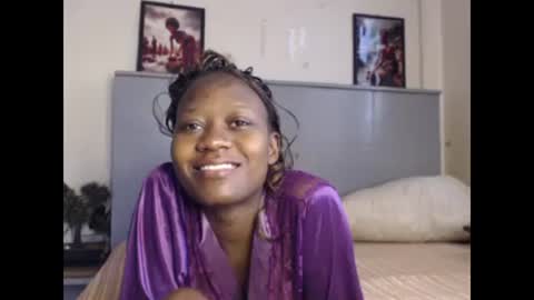 Snapshot of emilyposha chatting on February 16, 2025, 5:48 am Emilly online show from February 16, 2025, 5:48 am