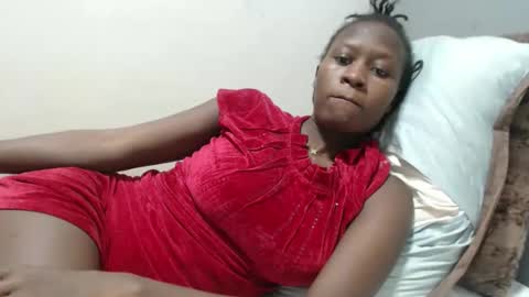 Emilly online show from May 5, 2026, 7:44 pm