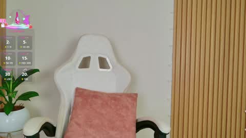 Snapshot of emilyrive chatting on November 13, 2025, 9:41 am Emily online show from November 13, 2025, 9:41 am