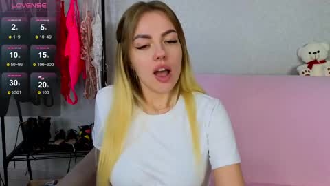 Emily Robbie online show from February 27, 2025, 9:47 pm