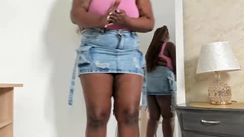 Snapshot of emilyrojas chatting on September 12, 2025, 12:16 pm emilyrojas online show from September 12, 2025, 12:16 pm