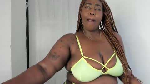 Snapshot of emilyrojas chatting on September 15, 2025, 12:05 pm emilyrojas online show from September 15, 2025, 12:05 pm