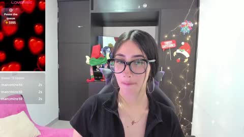 Snapshot of emilytafur chatting on December 11, 2024, 11:21 pm Emy online show from December 11, 2024, 11:21 pm