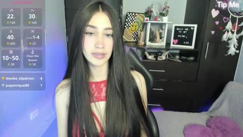 Snapshot of emilytafur chatting on October 25, 2025, 10:04 pm Emy online show from October 25, 2025, 10:04 pm
