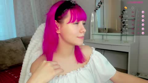 Snapshot of emilytrase chatting on May 10, 2026, 1:11 am Betty online show from May 10, 2026, 1:11 am