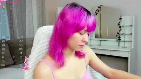 Snapshot of emilytrase chatting on May 19, 2026, 1:22 am Betty online show from May 19, 2026, 1:22 am