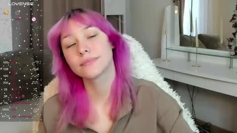 Snapshot of emilytrase chatting on May 27, 2026, 1:24 am Betty online show from May 27, 2026, 1:24 am