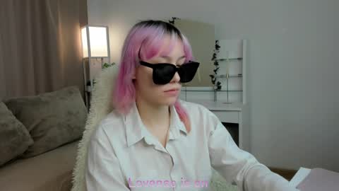 Snapshot of emilytrase chatting on June 3, 2026, 1:19 am Betty online show from June 3, 2026, 1:19 am