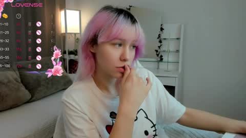 Snapshot of emilytrase chatting on June 4, 2026, 1:11 am Betty online show from June 4, 2026, 1:11 am