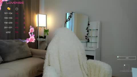 Snapshot of emilytrase chatting on June 8, 2026, 1:09 am Betty online show from June 8, 2026, 1:09 am