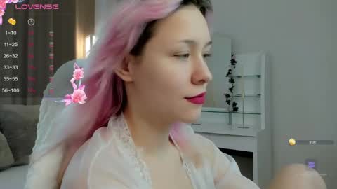 Snapshot of emilytrase chatting on June 10, 2026, 1:17 am Betty online show from June 10, 2026, 1:17 am