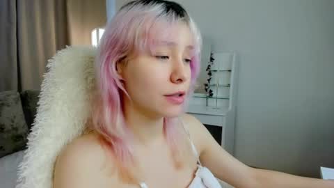 Snapshot of emilytrase chatting on June 16, 2026, 1:19 am Betty online show from June 16, 2026, 1:19 am