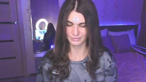 Snapshot of emilytucker chatting on December 8, 2024, 4:14 am Emily online show from December 8, 2024, 4:14 am