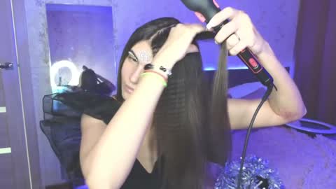 Emily online show from December 10, 2024, 1:32 am