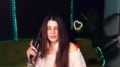 Snapshot of emilytucker chatting on December 27, 2024, 1:43 am Emily online show from December 27, 2024, 1:43 am