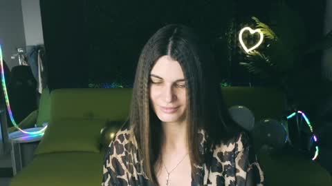 Snapshot of emilytucker chatting on January 17, 2025, 1:47 am Emily online show from January 17, 2025, 1:47 am