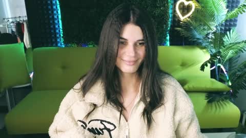 Snapshot of emilytucker chatting on January 24, 2025, 5:10 am Emily online show from January 24, 2025, 5:10 am