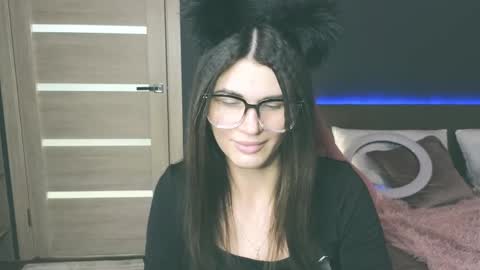 Snapshot of emilytucker chatting on February 9, 2025, 4:57 am Emily online show from February 9, 2025, 4:57 am