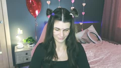 Snapshot of emilytucker chatting on February 19, 2025, 4:23 am Emily online show from February 19, 2025, 4:23 am