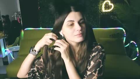 Snapshot of emilytucker chatting on March 2, 2025, 1:36 am Emily online show from March 2, 2025, 1:36 am