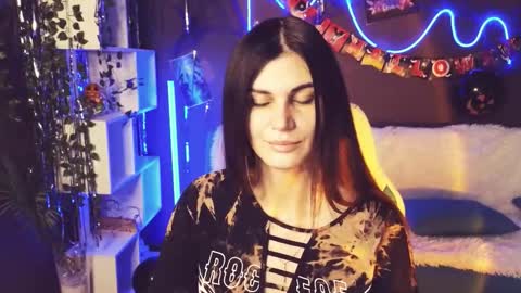 Snapshot of emilytucker chatting on October 27, 2025, 1:53 am Emily online show from October 27, 2025, 1:53 am