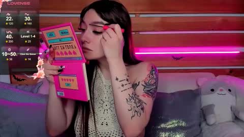 Snapshot of emilytylerr chatting on November 13, 2025, 8:13 am Emily online show from November 13, 2025, 8:13 am