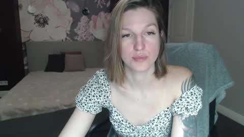 EmilyWalkers online show from January 14, 2025, 7:48 am