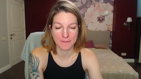 EmilyWalkers online show from January 22, 2025, 7:46 am