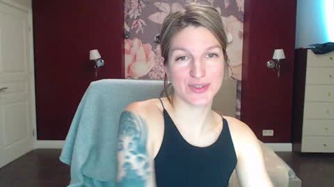 EmilyWalkers online show from January 22, 2025, 10:50 am