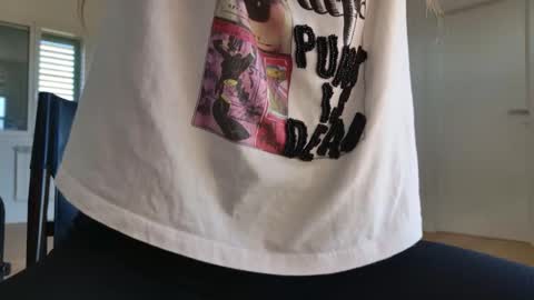 Snapshot of emilyweed chatting on October 29, 2025, 11:56 am Emily ---- online show from October 29, 2025, 11:56 am