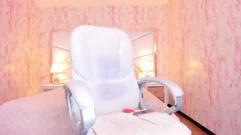 Snapshot of emilywhinfre chatting on July 15, 2026, 8:14 pm Emily 2200 - 600GMT-5 online show from July 15, 2026, 8:14 pm