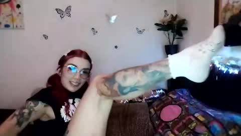 Snapshot of emilywhitee_ chatting on December 29, 2024, 2:38 am Valentina independent model online show from December 29, 2024, 2:38 am