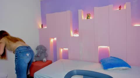 emilywilliis online show from January 19, 2026, 11:58 am