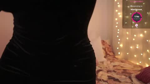 IG thickemmsss online show from February 6, 2025, 10:43 pm