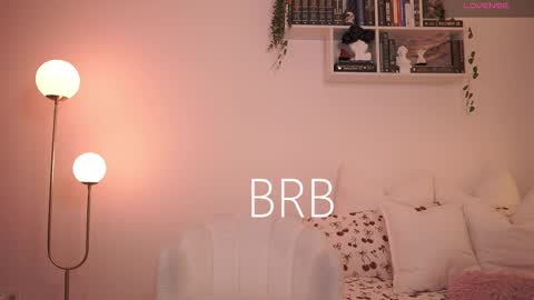 IG thickemmsss online show from February 19, 2025, 8:31 pm