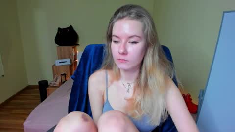 Snapshot of emilyy____ chatting on February 5, 2025, 6:24 am Emily online show from February 5, 2025, 6:24 am