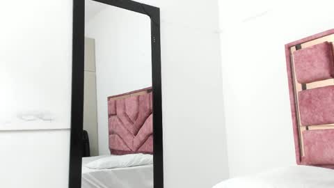 Snapshot of emilyy_cooperr chatting on March 11, 2025, 6:32 am emilyy_cooperr online show from March 11, 2025, 6:32 am