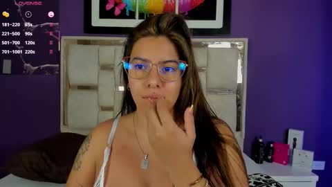 emilyy_cooperr online show from March 25, 2026, 12:11 pm