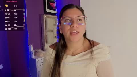 emilyy_cooperr online show from June 9, 2026, 12:17 pm