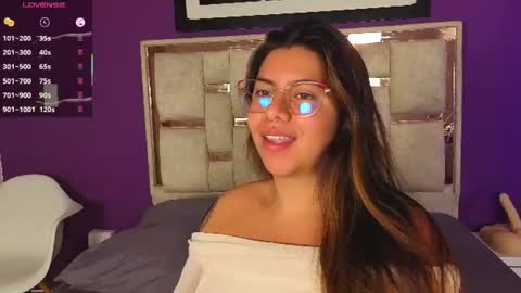 Snapshot of emilyy_cooperr chatting on June 23, 2026, 12:14 pm emilyy_cooperr online show from June 23, 2026, 12:14 pm