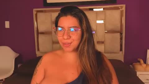 Snapshot of emilyy_cooperr chatting on July 14, 2026, 12:11 pm emilyy_cooperr online show from July 14, 2026, 12:11 pm