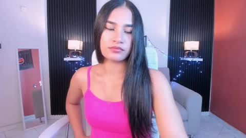 emilyy_kim online show from November 14, 2025, 9:57 pm