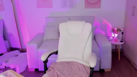 Emily  online show from November 8, 2025, 9:24 pm