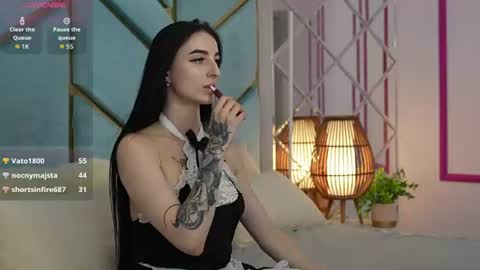 emilyymoon online show from July 11, 2026, 6:27 am