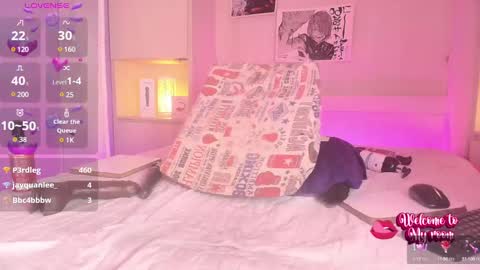 Snapshot of emilyystuart chatting on February 6, 2025, 7:56 am Emily online show from February 6, 2025, 7:56 am