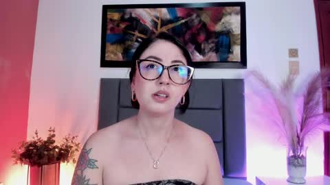 Emilyy Watson online show from April 9, 2026, 6:19 am
